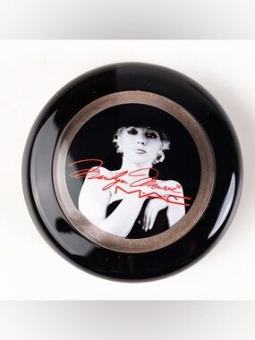 MAC x Marilyn Monroe Preferred Blonde Eye Shadow - Limited edition. BNWT